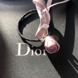 💰$7 WHEN BUNDLE💰 NWOT ROSE HAIR BAND WITH RIBBON